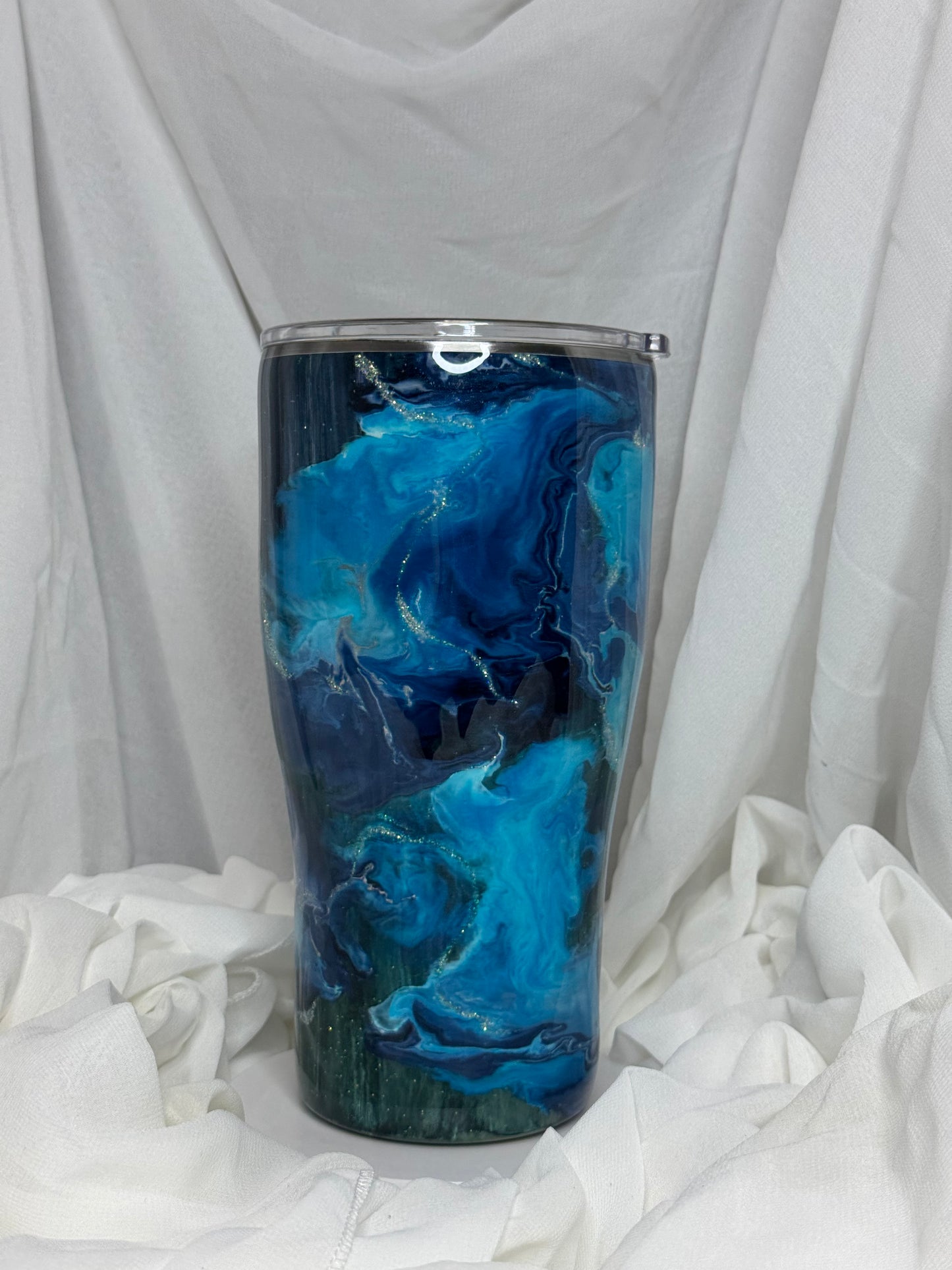 05. 30oz Modern Curve Woodland Animal on Twisted Wood drinking tumbler