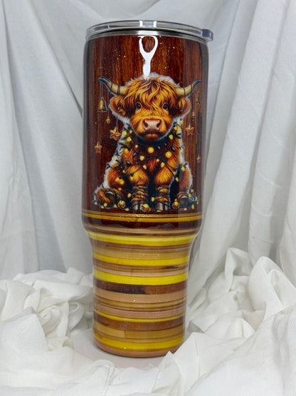 36. 40oz Traveller Highland Woodgrain drinking tumbler